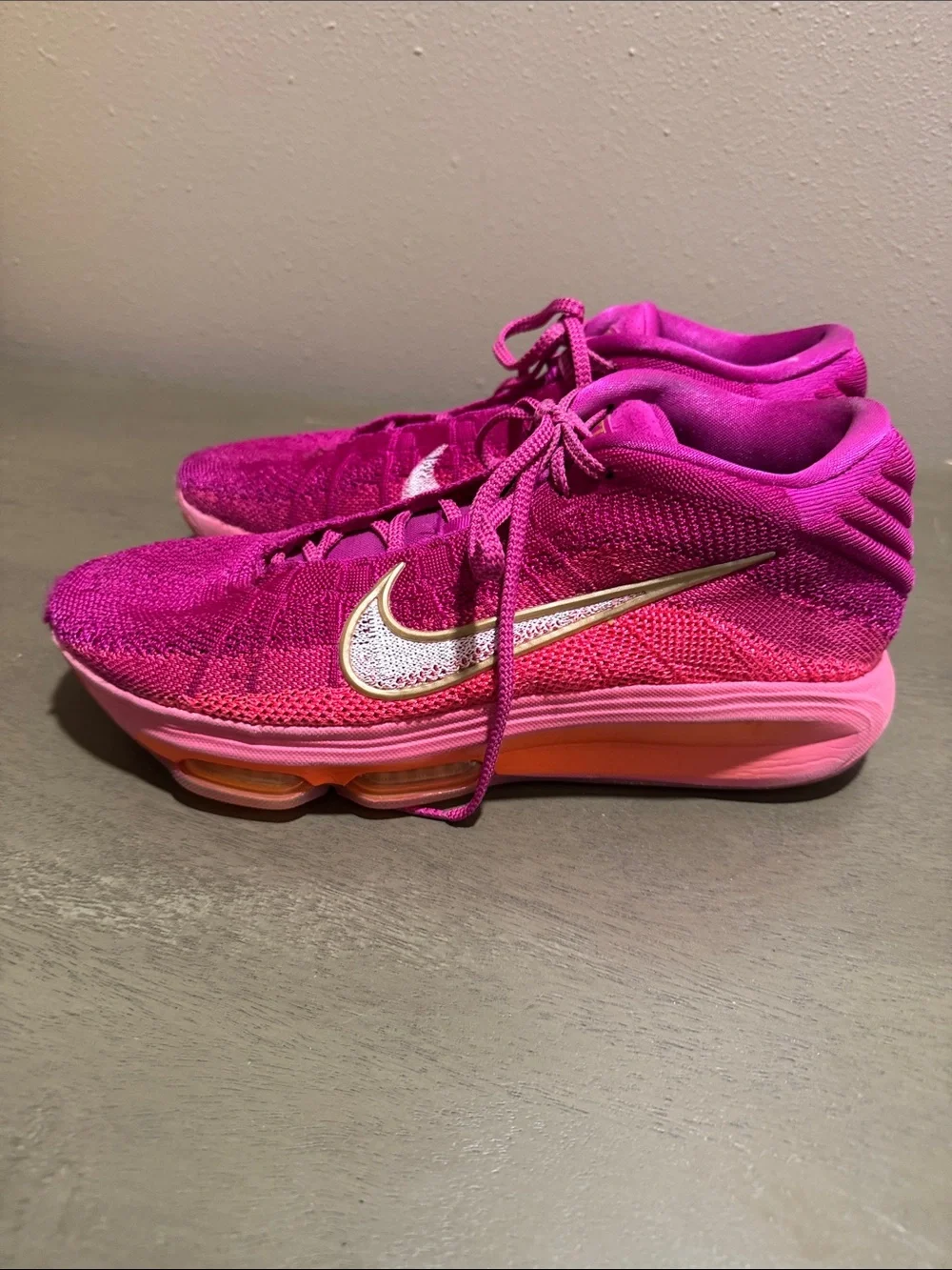 Nike Women's Air Zoom GT Hustle 3 Bright Pink Knit Running Sneakers size 10